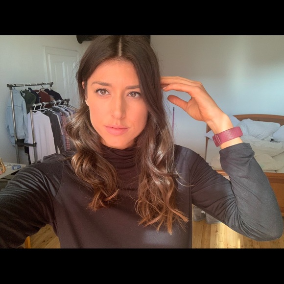 Meet your Posher, Carina - Picture 1 of 1